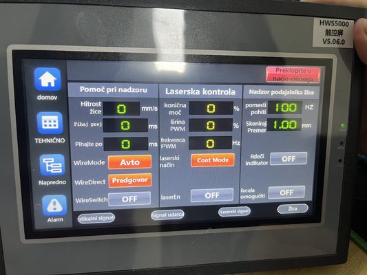 Machine de nettoyage laser à fibre de haute puissance de 1000W/1500W/2000W/3000W pour l'élimination de la rouille des métaux et une solution de nettoyage écologique