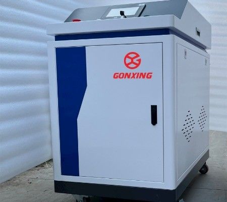 Nettoyer la façon Non-touch Machine de nettoyage au laser à fibre pour la surface de la rouille du métal Retrait de peinture dans les boissons alimentaires par GONXONG LASER