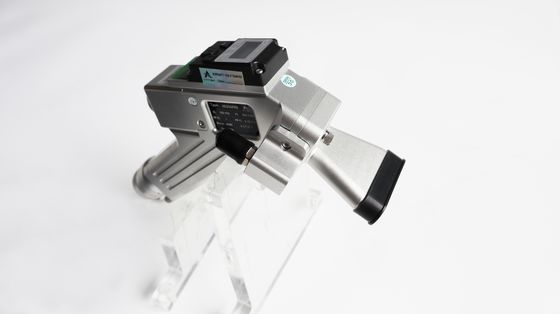 Machine de nettoyage au laser à fibre pour éliminer la rouille des métaux 3000W avec pistolet laser portatif