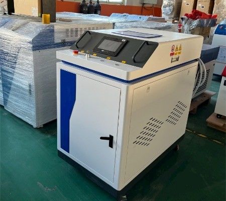 Maison 2000w 3000w Pulse Machine de nettoyage au laser à fibre pour le nettoyage de surface de rouille sur les surfaces métalliques par le système de contrôle Au3tech