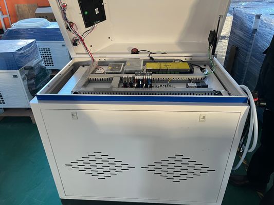 2024 Machine de nettoyage laser à fibre portative 1000W 1500W 2000W pour éliminer efficacement la rouille des surfaces métalliques