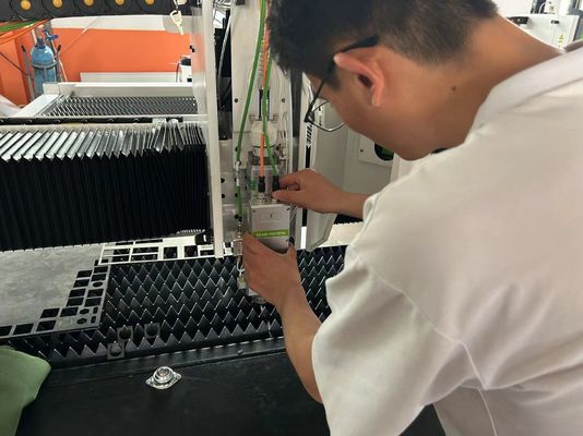 Logiciel de commande CYPCUT Machine de découpe laser en acier inoxydable utilisée pour les ateliers de matériaux de construction et le servo-moteur Delta
