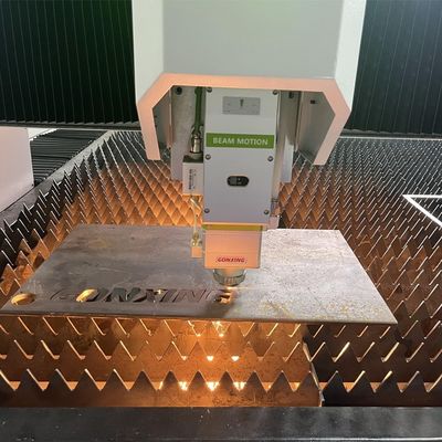 1.5k 2k 4k Watt 3mm tôle galvanisée Machine de découpe laser à fibre optique de carbone