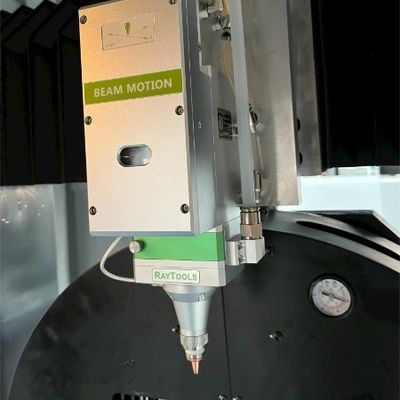 1KW 2000W 3000W 6kw CNC dispositif rotatif Machine de découpe de tubes en fibre laser à coupe de tubes en fer avec soupape de commande N2 de SMC-Japon
