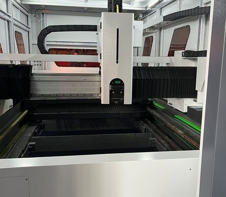 YYC-Taiwan Gear Rack refroidissement à l'eau Machine de découpe laser à fibre CNC 3015 1000w 3kw 6kw pour la découpe au laser d'acier inoxydable