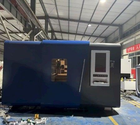Machine de découpe laser à fibres métalliques 3-6KW/8KW/12000W/20000W certifiée CE avec et Fuji/Delta/INOVANCE/Yasukawa Servo Motor