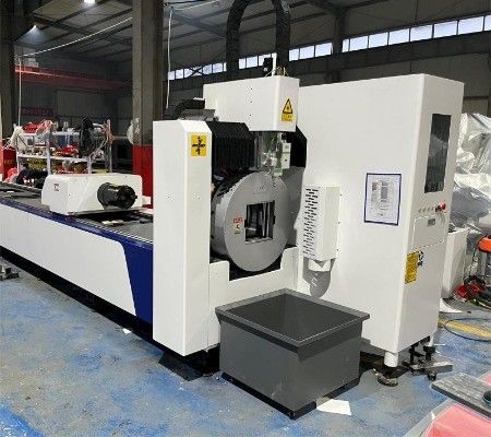 Précision de repositionnement de la source laser 0,03 mm Autofeeder Machine de découpe de tube laser CNC pour petits tubes