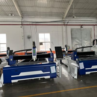Ventilateur de commande d'oxygène haute stabilité 6kw 3015 machine de découpe laser à fibre pour tôle métallique en acier fer