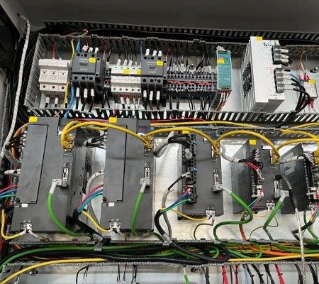 6015 Machine à découper les tubes par laser à tubes CNC